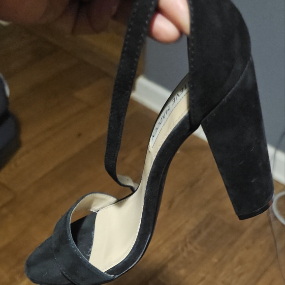 Heels - Picture 6 of 9